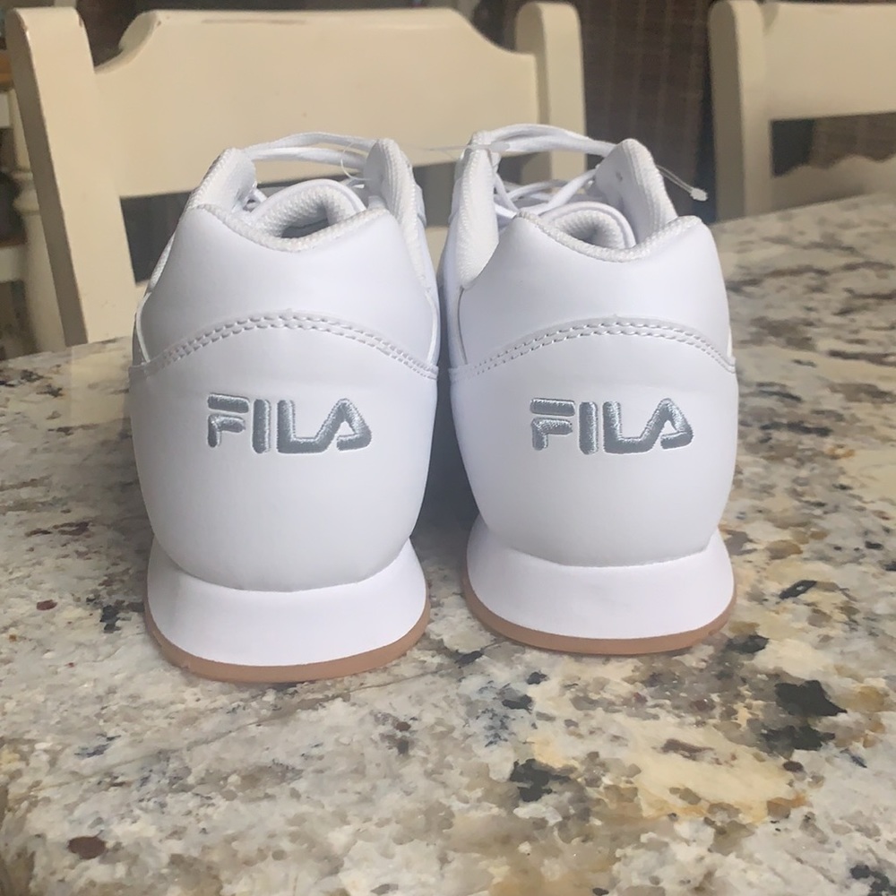 White Fila shoes size 10.5 - Picture 4 of 6